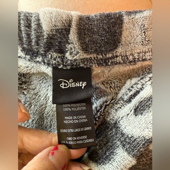 Disney pajamas XXL - Picture 4 of 5